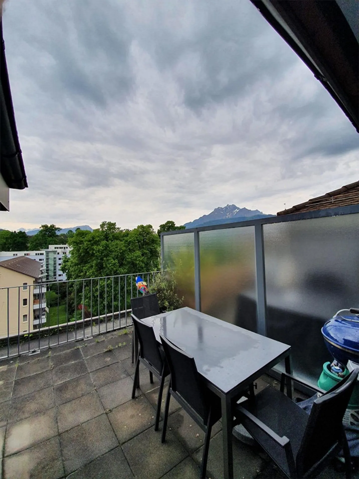 Schöne Dachwohnung mit Terrasse mit Blick auf Pilatus - Photo 15 of 18