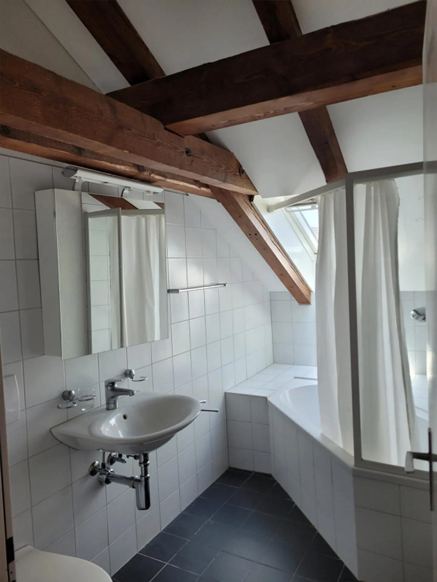 Schöne Dachwohnung mit Terrasse mit Blick auf Pilatus - Photo 11 of 18