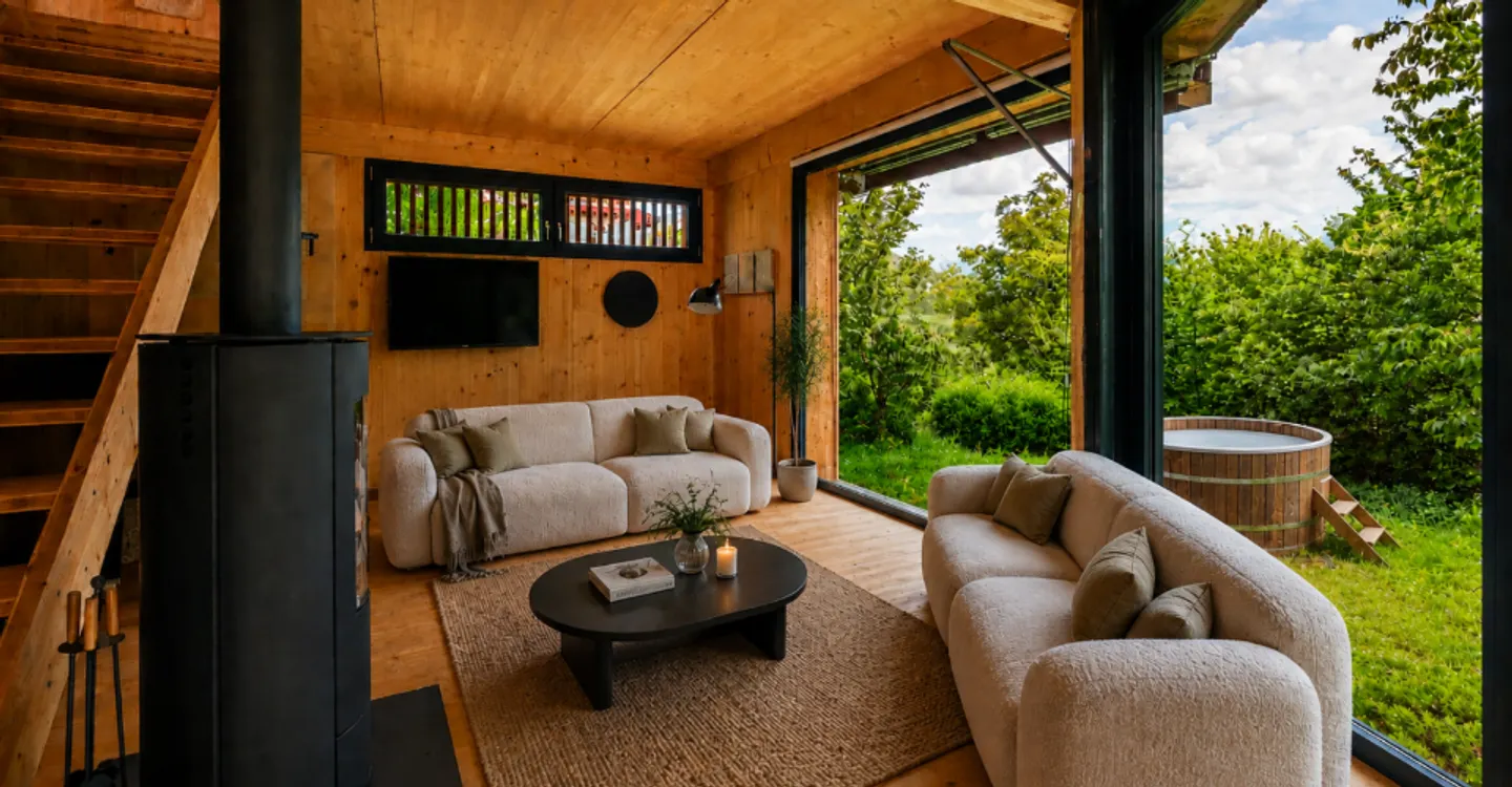 8-room House - Photo 1 of 11