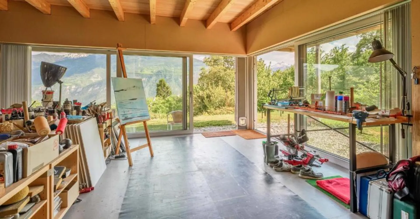 8-room House - Photo 2 of 11