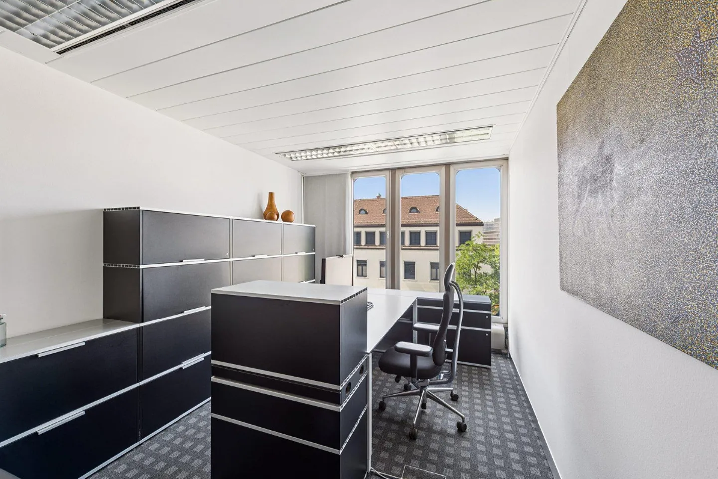 Travailler avec une vue - Étage de bureau aménagé avec terrasse sur le toit près de HB - Photo 6 sur 12