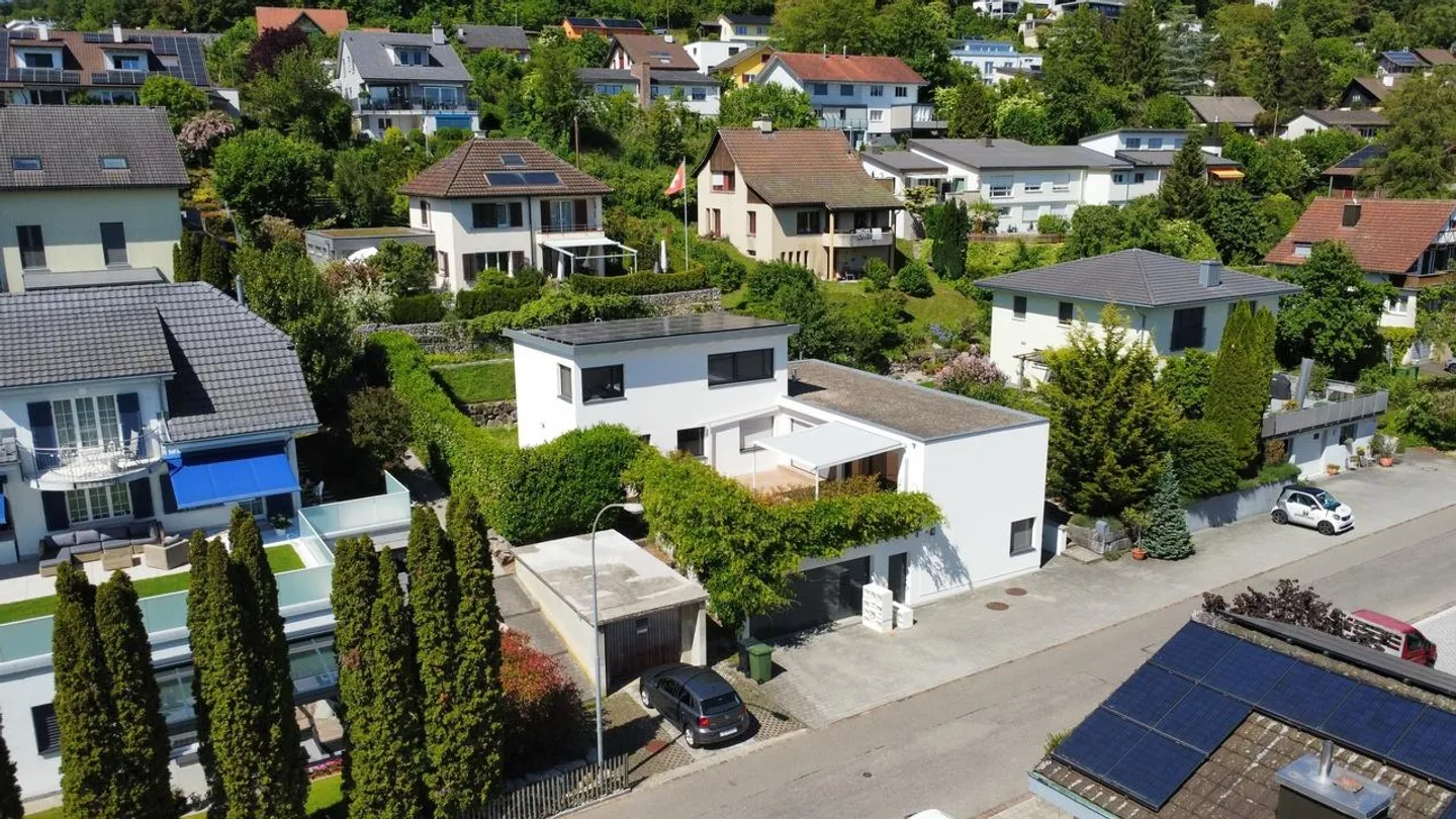 Modernes Familienhaus - Foto 1 von 11