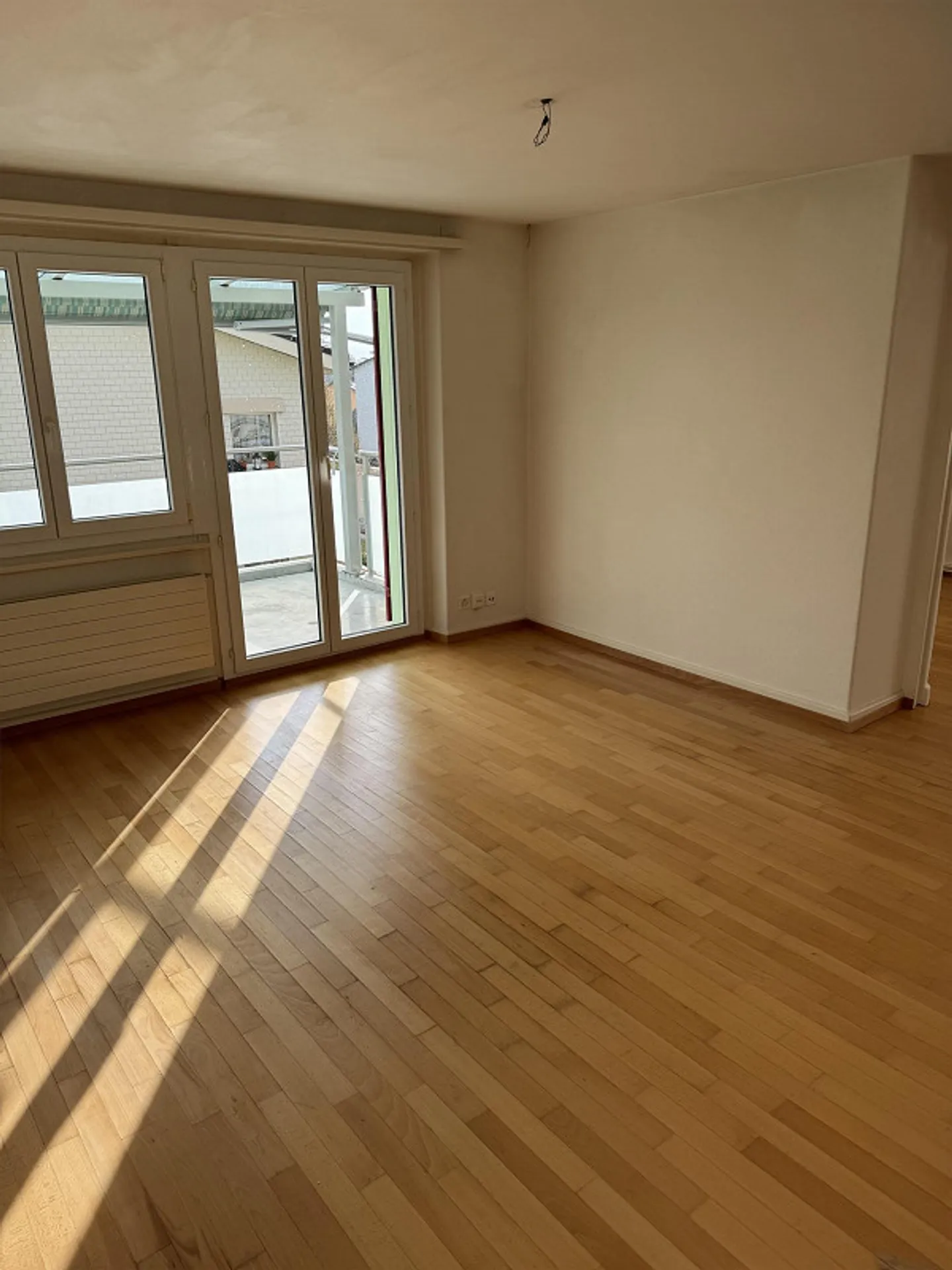 Charming 4-room apartment in a quiet residential area - Photo 1 of 7