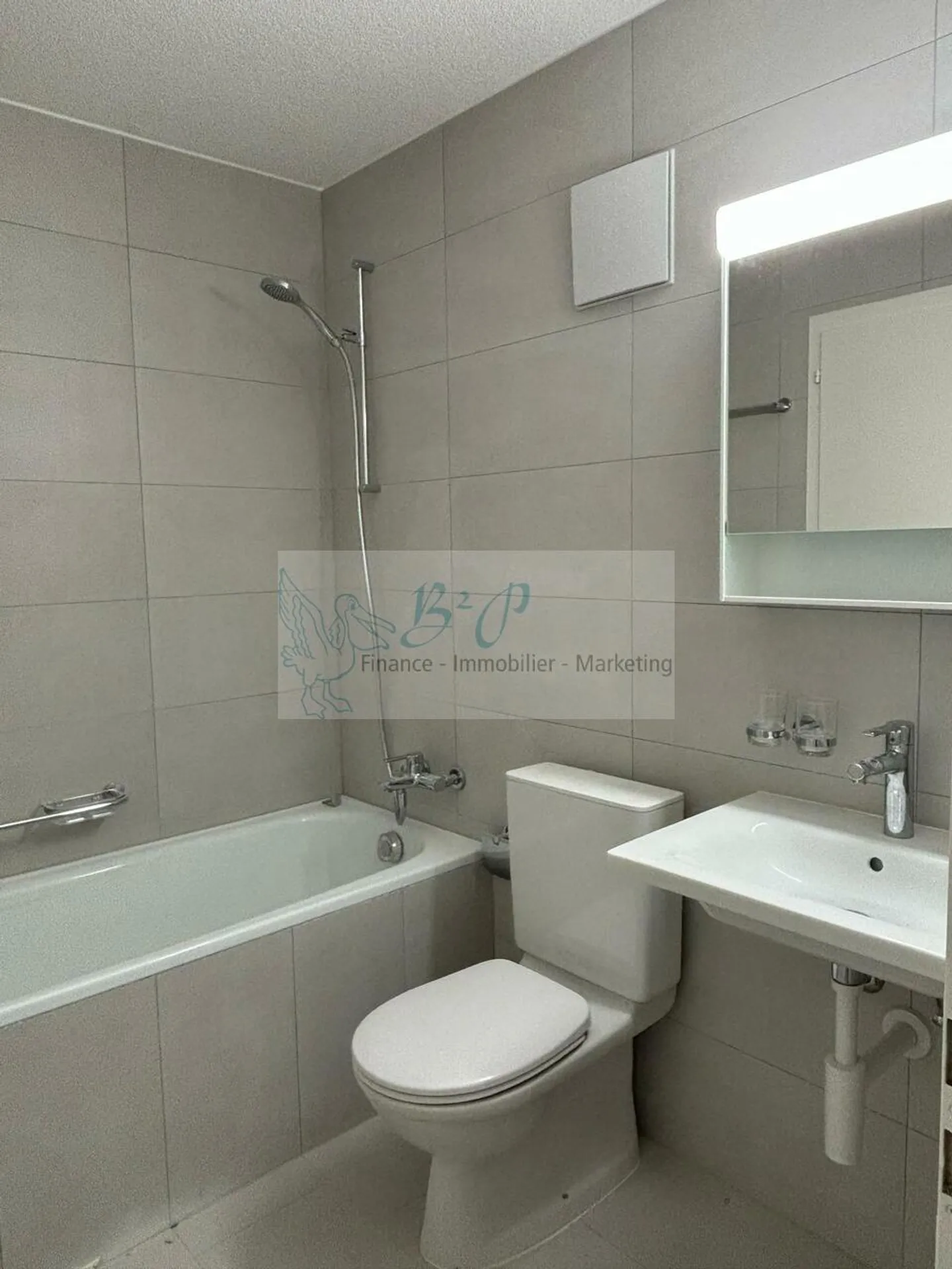 Appartamento di 3,5 stanze con grande balcone - Foto 9 di 10