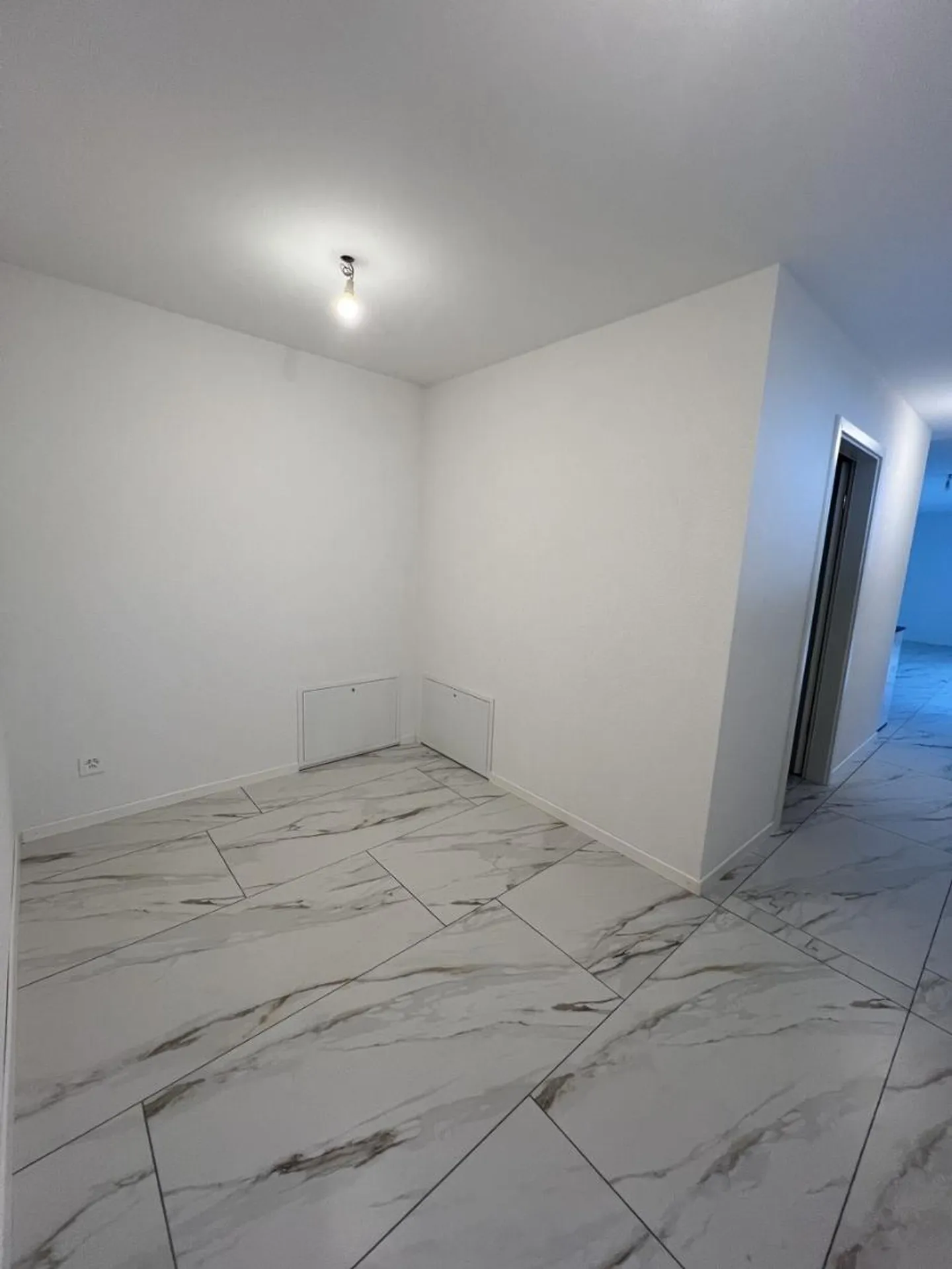 Appartement moderne avec terrasse - Photo 2 sur 11