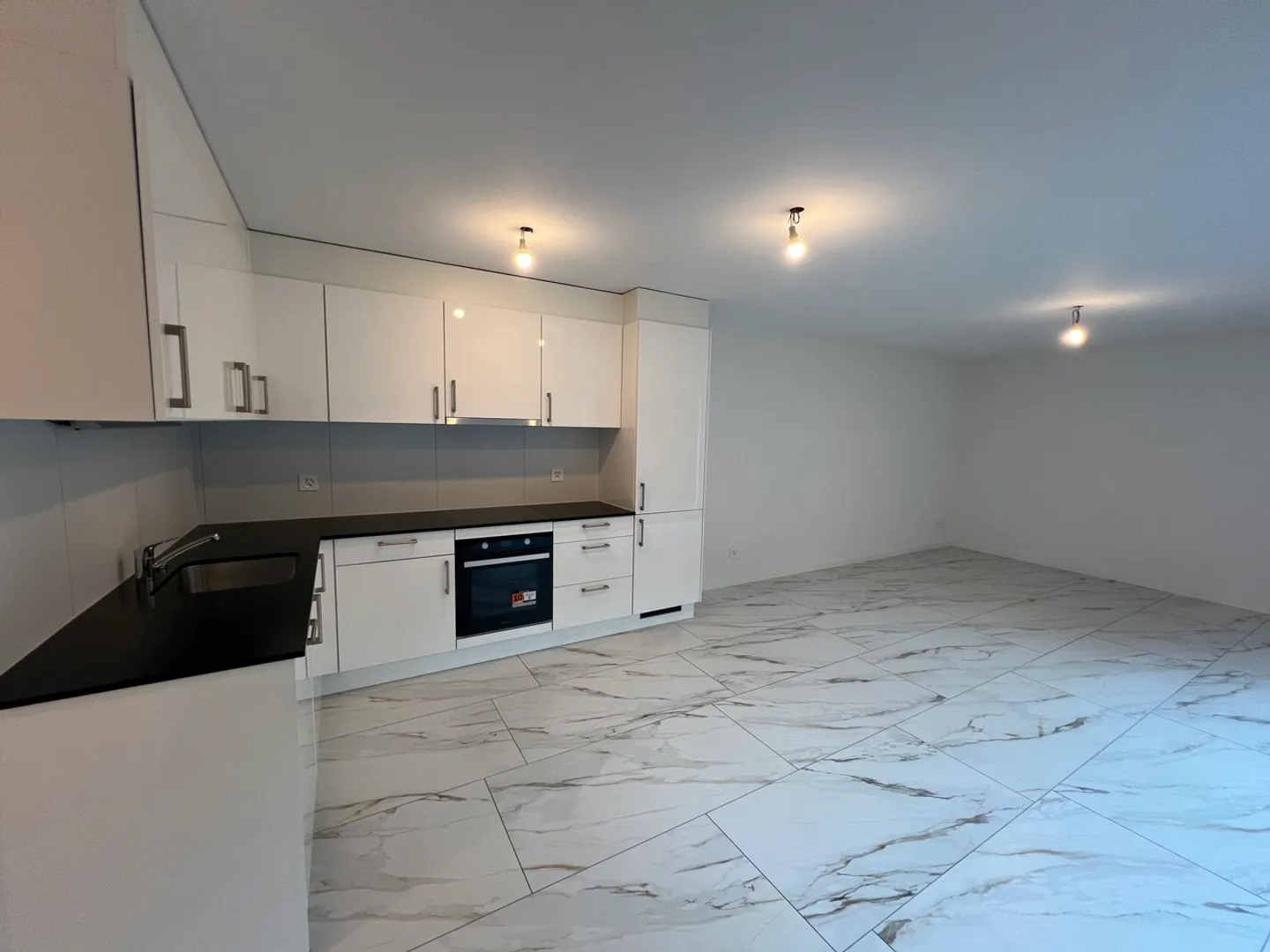 Appartement moderne avec terrasse - Photo 7 sur 11