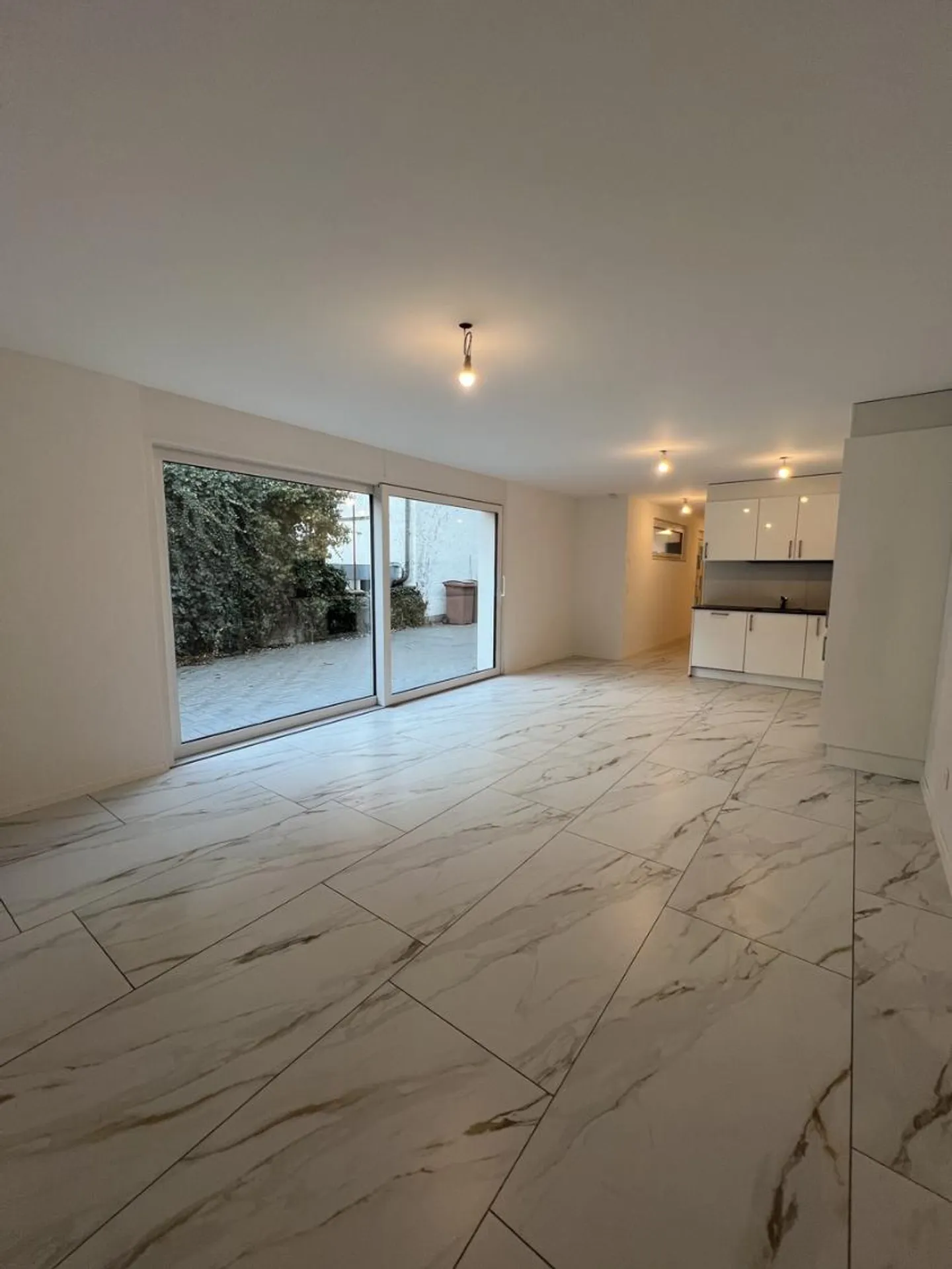 Appartement moderne avec terrasse - Photo 9 sur 11