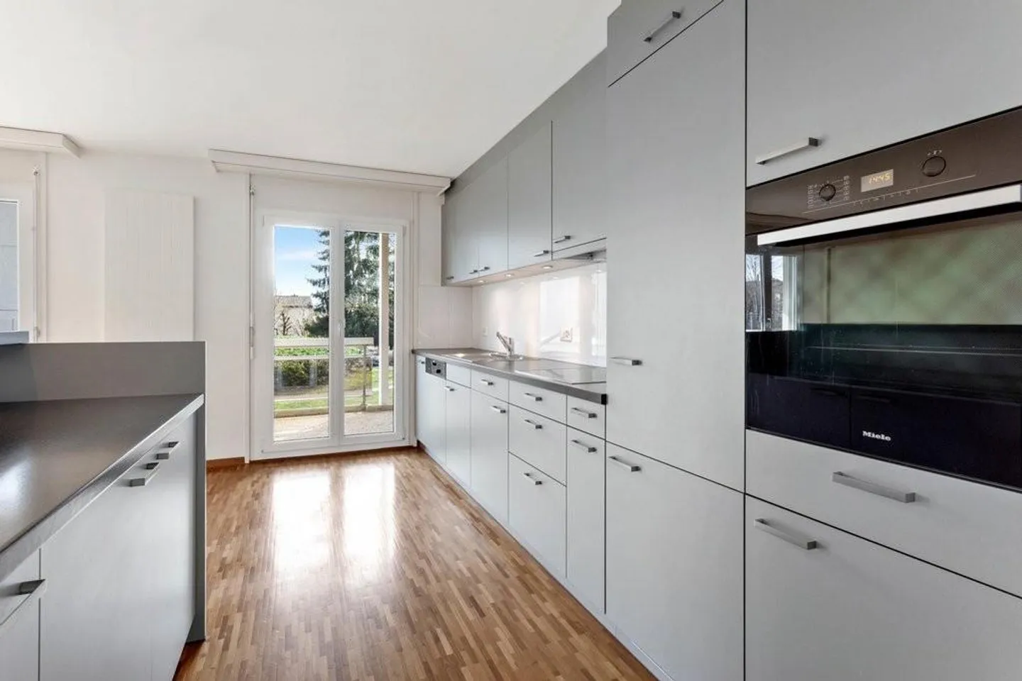 La tua nuova casa circondata dal verde - Foto 6 di 12