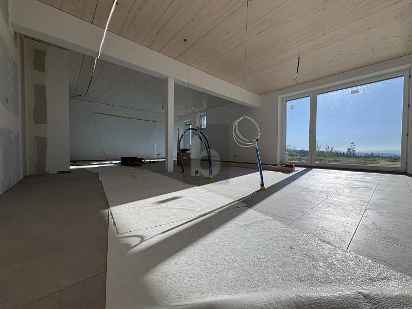NOUVEAU BÂTIMENT AVEC VUE - Photo 1 sur 6