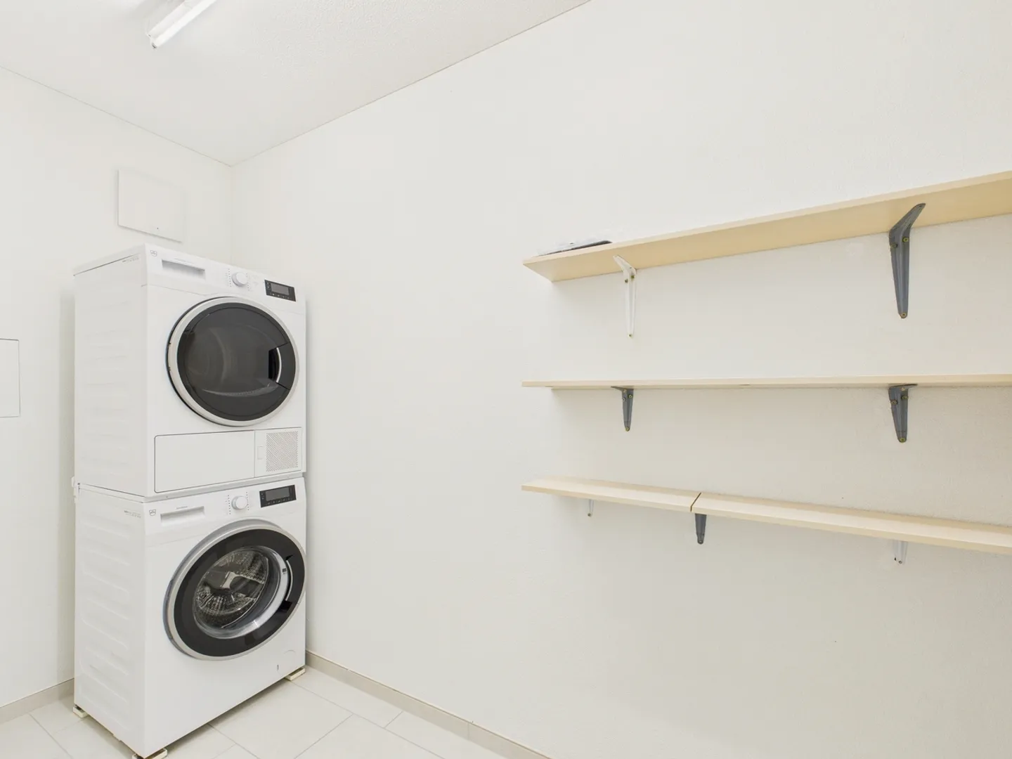 Licht. Raum. Ruhe.  Grosszügige 3.5-Zimmer-Wohnung mit Balkon - Foto 2 von 11