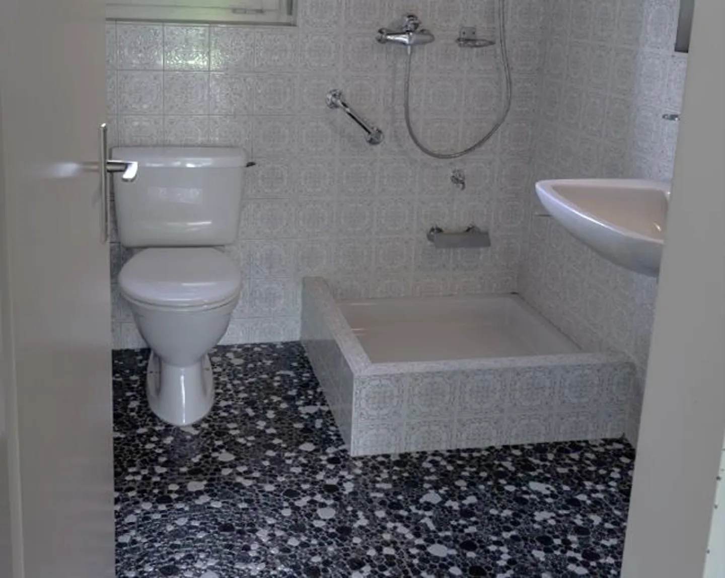 Incantevole casa unifamiliare con ampio spazio esterno in posizione privilegiata - Foto 14 di 15