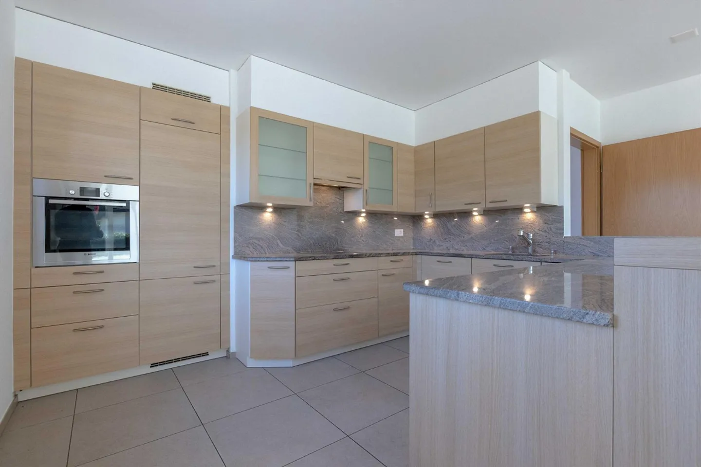 Prächtige Villa 5.5 mit Garten und Seeblick in Collina d'Oro - Foto 5 von 9