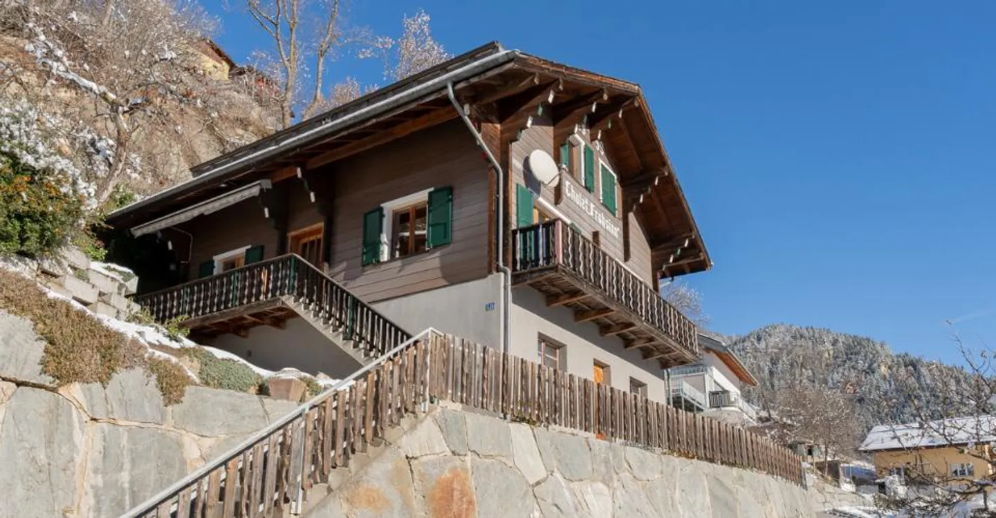 Two-family house and stable with great views and best sunshine in - Photo 1 of 10