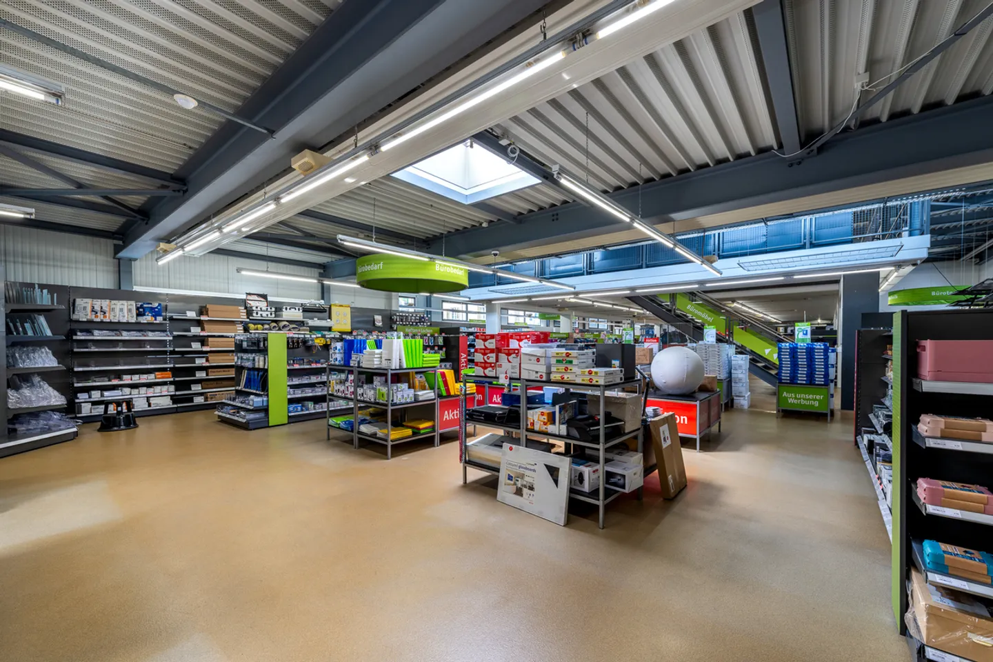 Maggiore spazio per la tua attività nel centro dell'area di sviluppo di Reussbühl - Foto 4 di 7