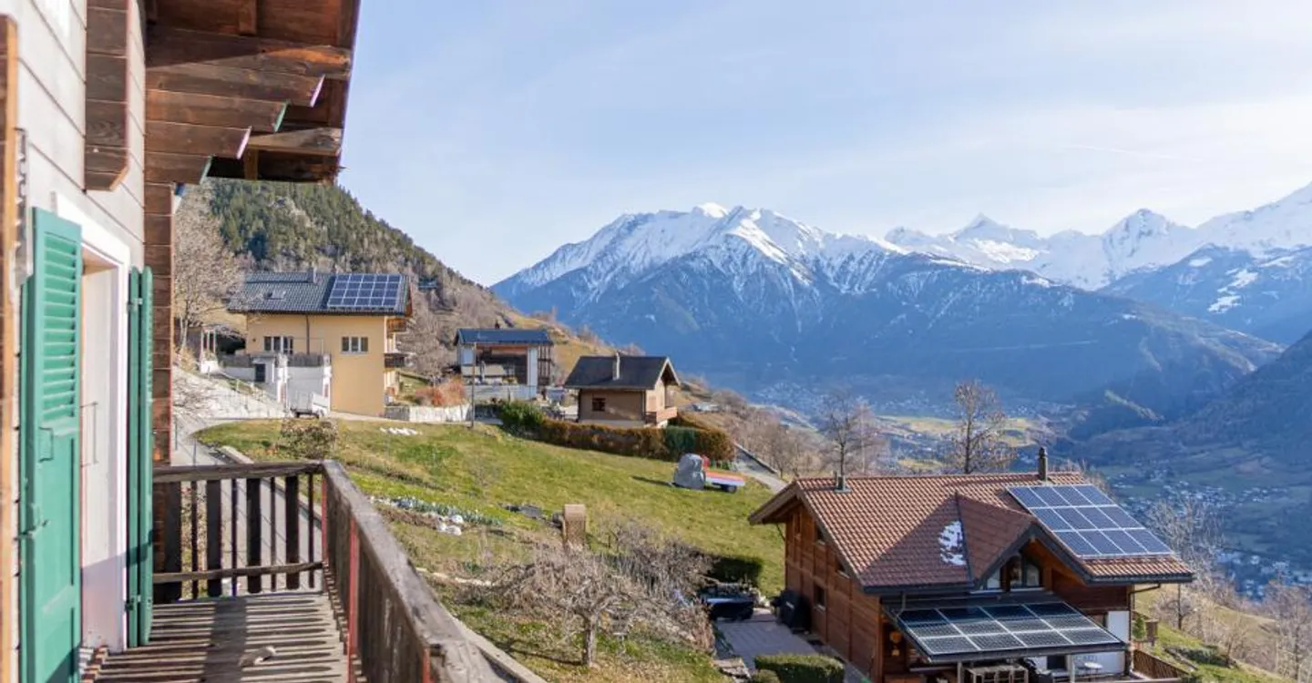 Two-family house and stable with great views and best sunshine in - Photo 3 of 10