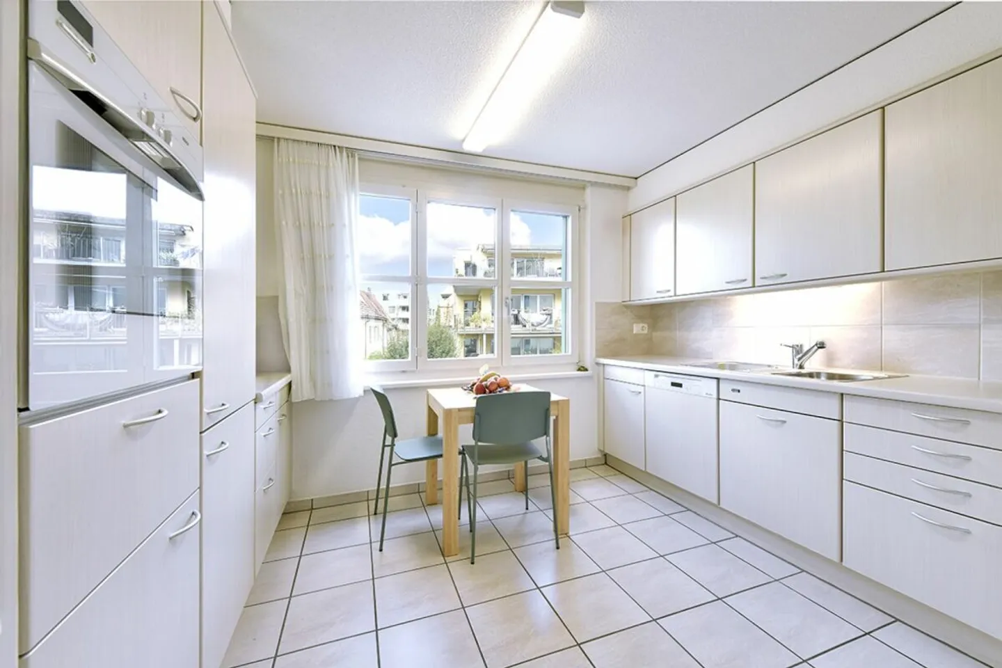 Appartamento 4.5 camere ben curato nel centro di Uster - Foto 5 di 16