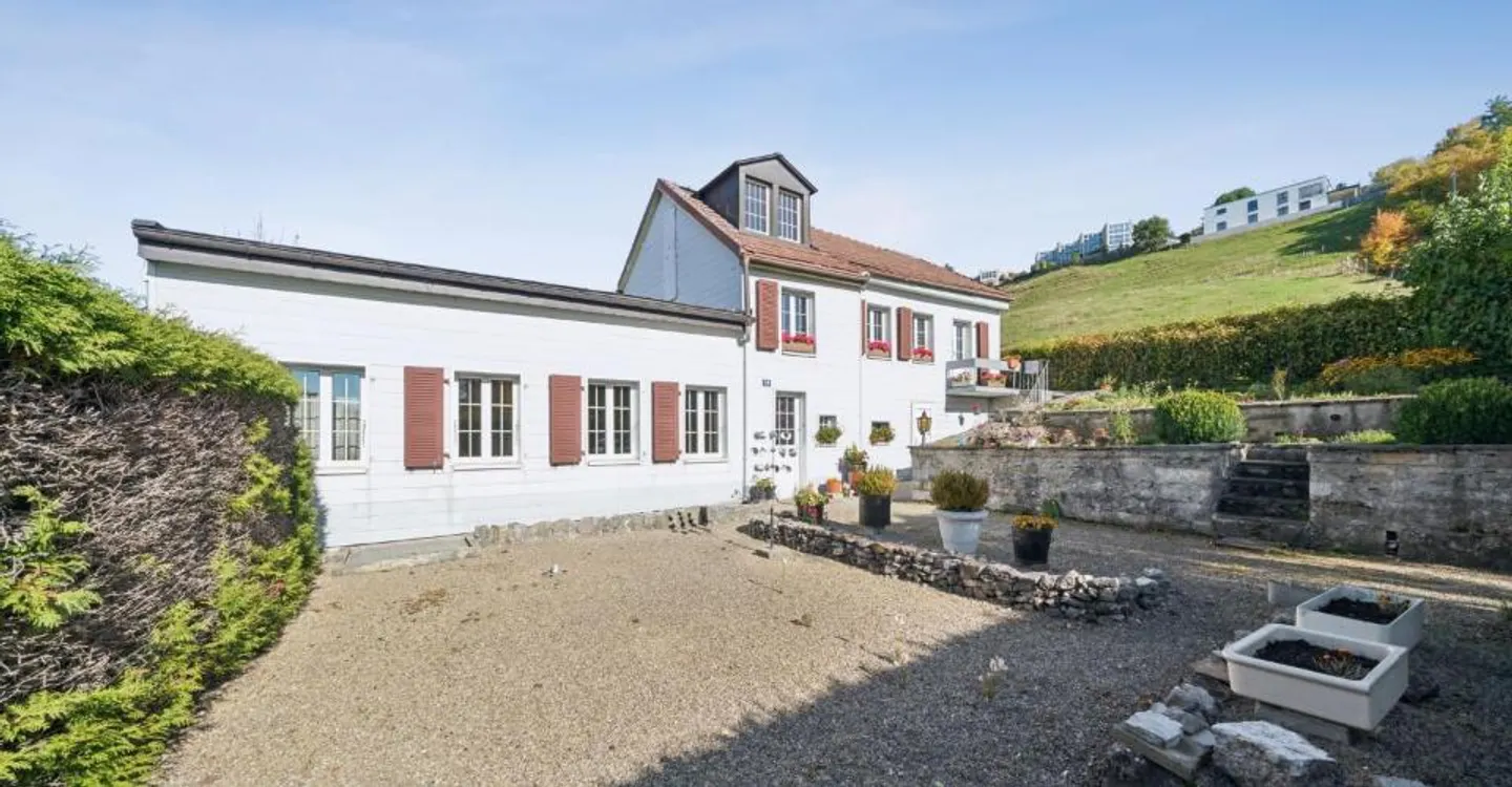 Charming House in Neuchâtel Mountains - Photo 1 of 6