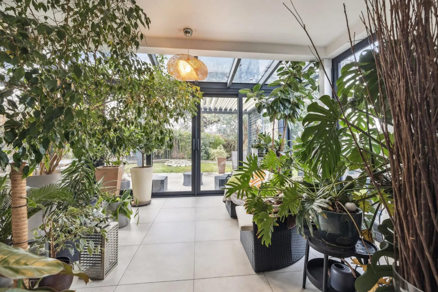 Helle Familienvilla nur wenige Schritte vom Hafen von Corsier entfernt - Foto 3 von 8