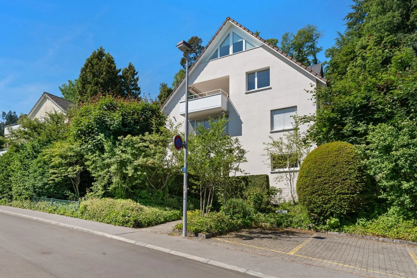 Charming 3.5-Room Ground Floor Apartment with Private Garden - Photo 13 of 14