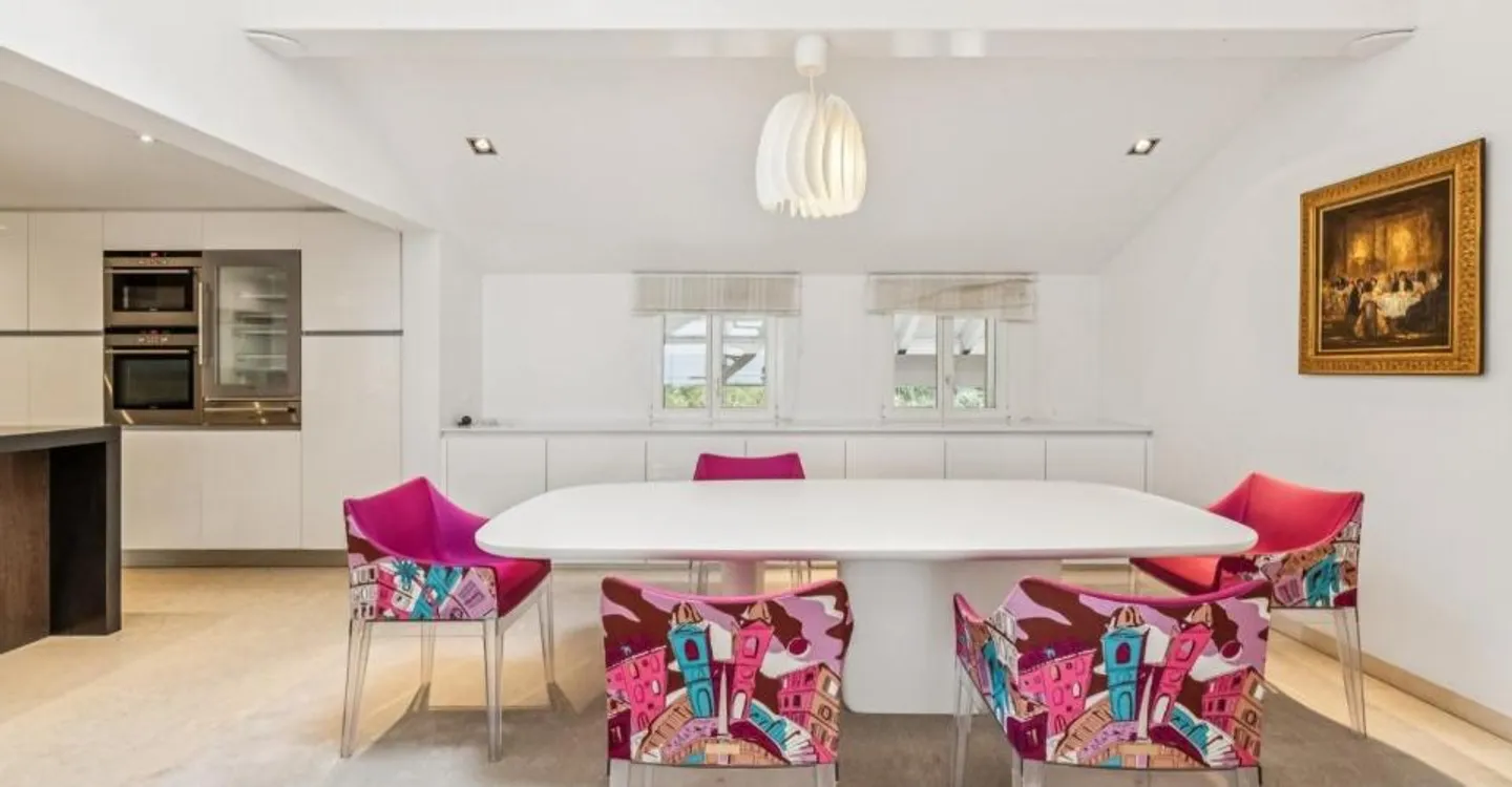 SUPERB HIGH-END DUPLEX WITH EXCEPTIONAL PANORAMA OVER THE LAKE - Photo 4 of 12