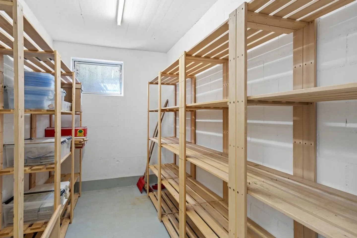 Charming 3.5-Room Ground Floor Apartment with Private Garden - Photo 10 of 14