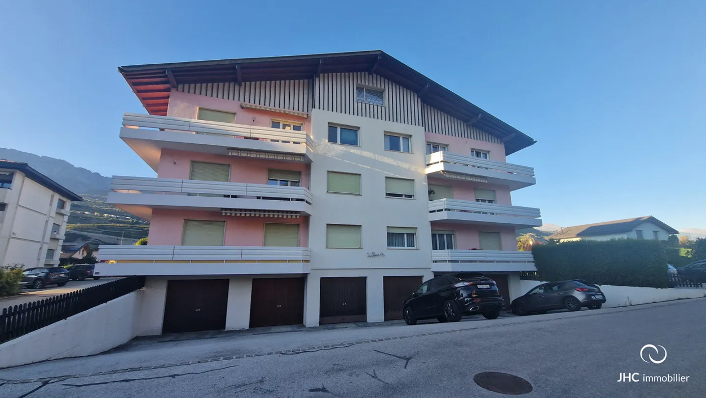 Luminoso appartamento di 4,5 stanze a Uvrier - Foto 2 di 16