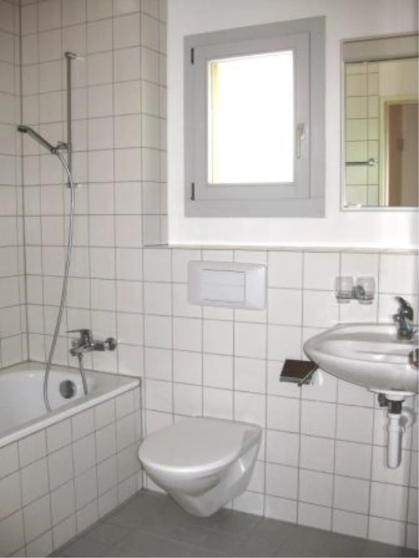 Bright Apartment with Modern Kitchen - Photo 4 of 4