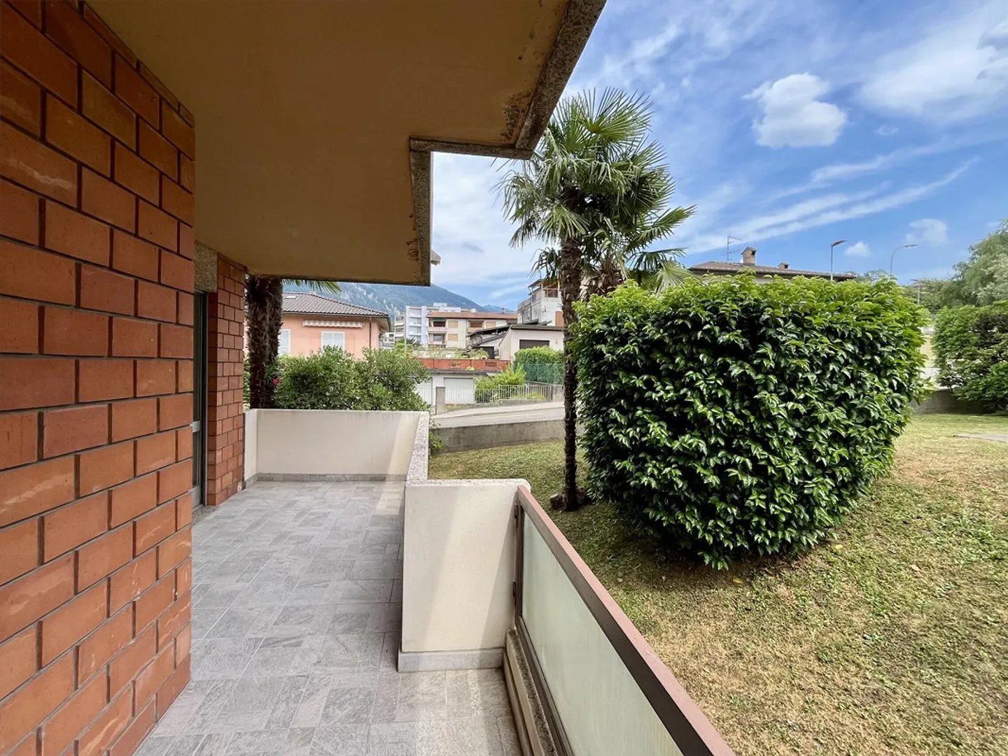 Appartamento luminoso 3.5 locali con terrazza - Foto 3 di 10