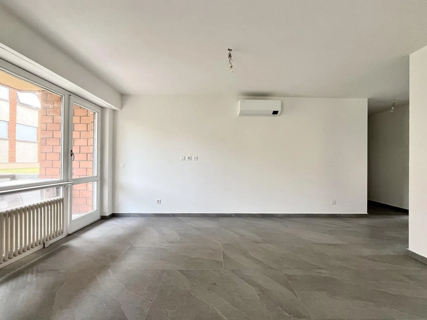 Appartamento luminoso 3.5 locali con terrazza - Foto 5 di 10