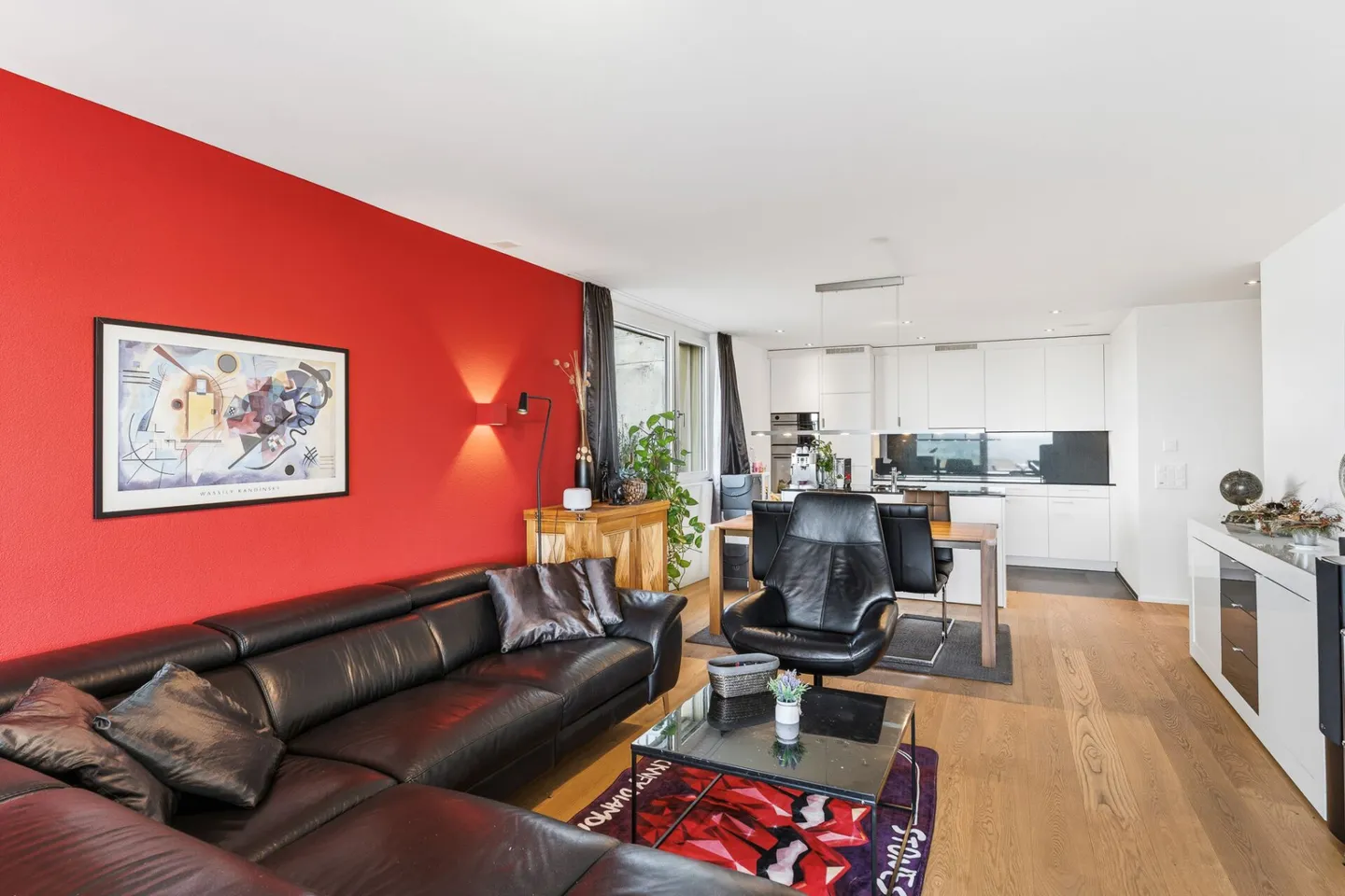 Attractive, well-maintained and nearly new 3.5-room apartment with breathtaking views - Photo 5 of 12