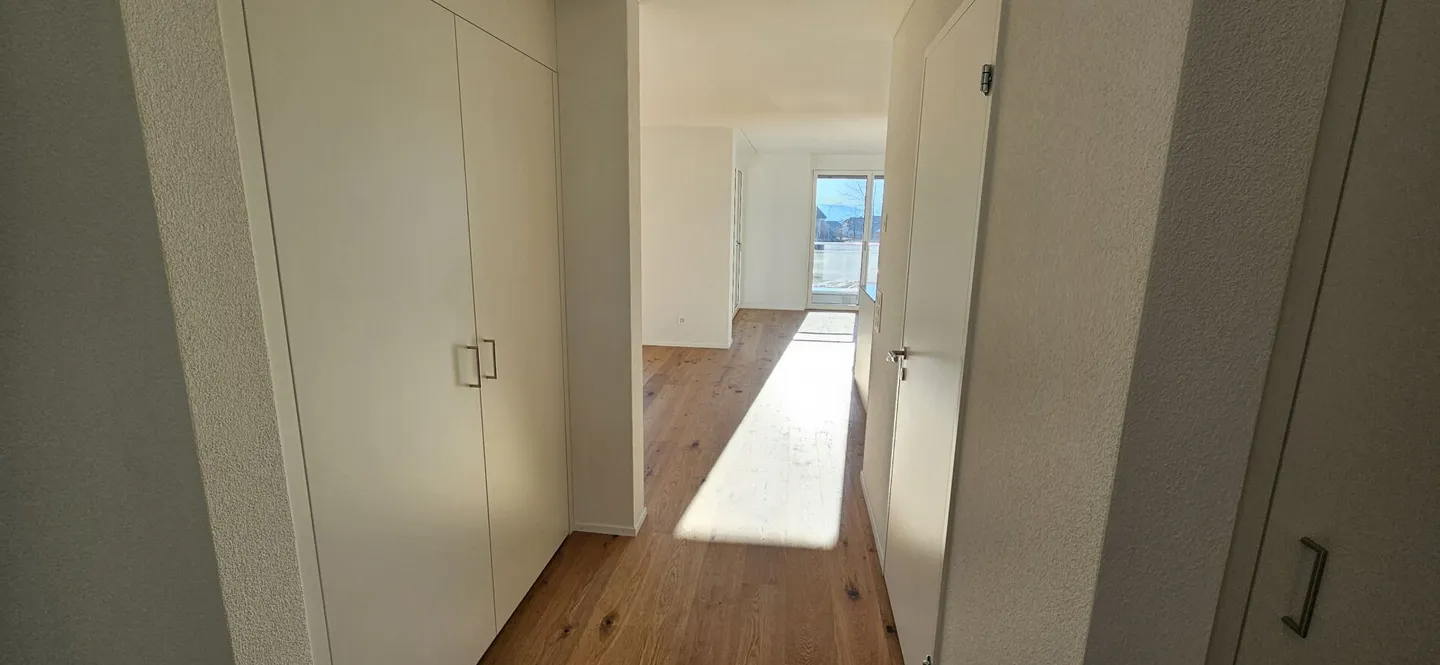 Moderne 4.5-Zimmer-Wohnung mit Loggia - Foto 5 von 14