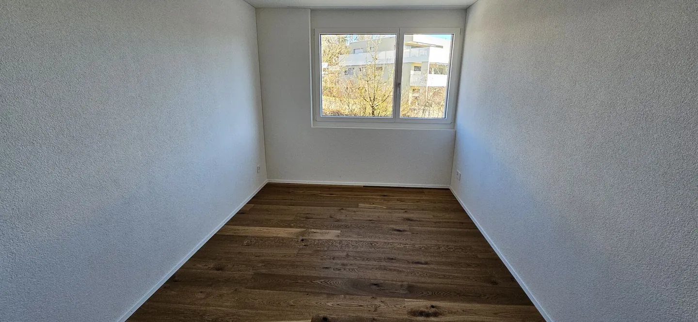 Moderne 4.5-Zimmer-Wohnung mit Loggia - Foto 8 von 14