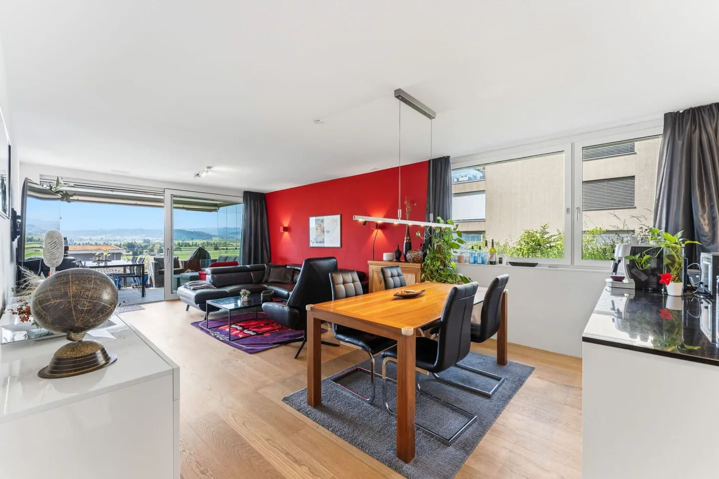 Attractive, well-maintained and nearly new 3.5-room apartment with breathtaking views - Photo 6 of 12