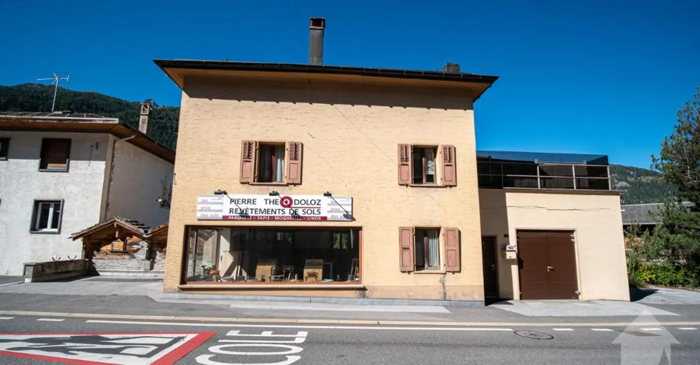Charmantes Haus mit Geschäftslokal - Foto 2 von 13