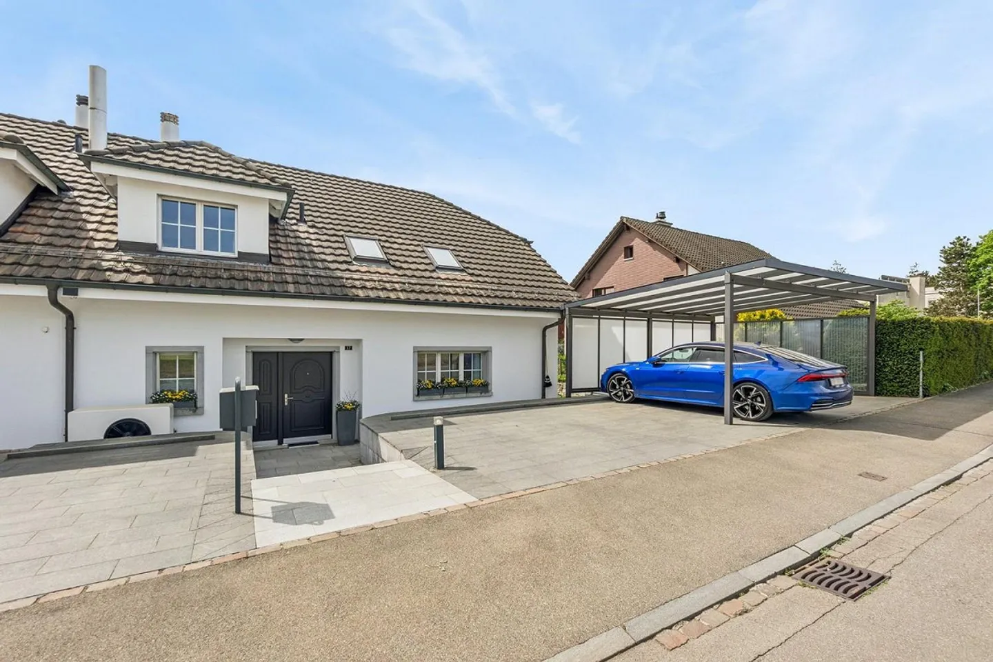 Your new home with garden paradise - 8.5-room double-family house... - Photo 4 of 13