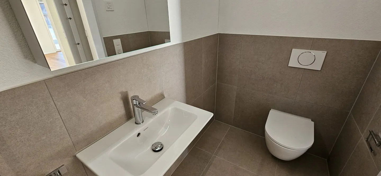 Moderne 4.5-Zimmer-Wohnung mit Loggia - Foto 11 von 14