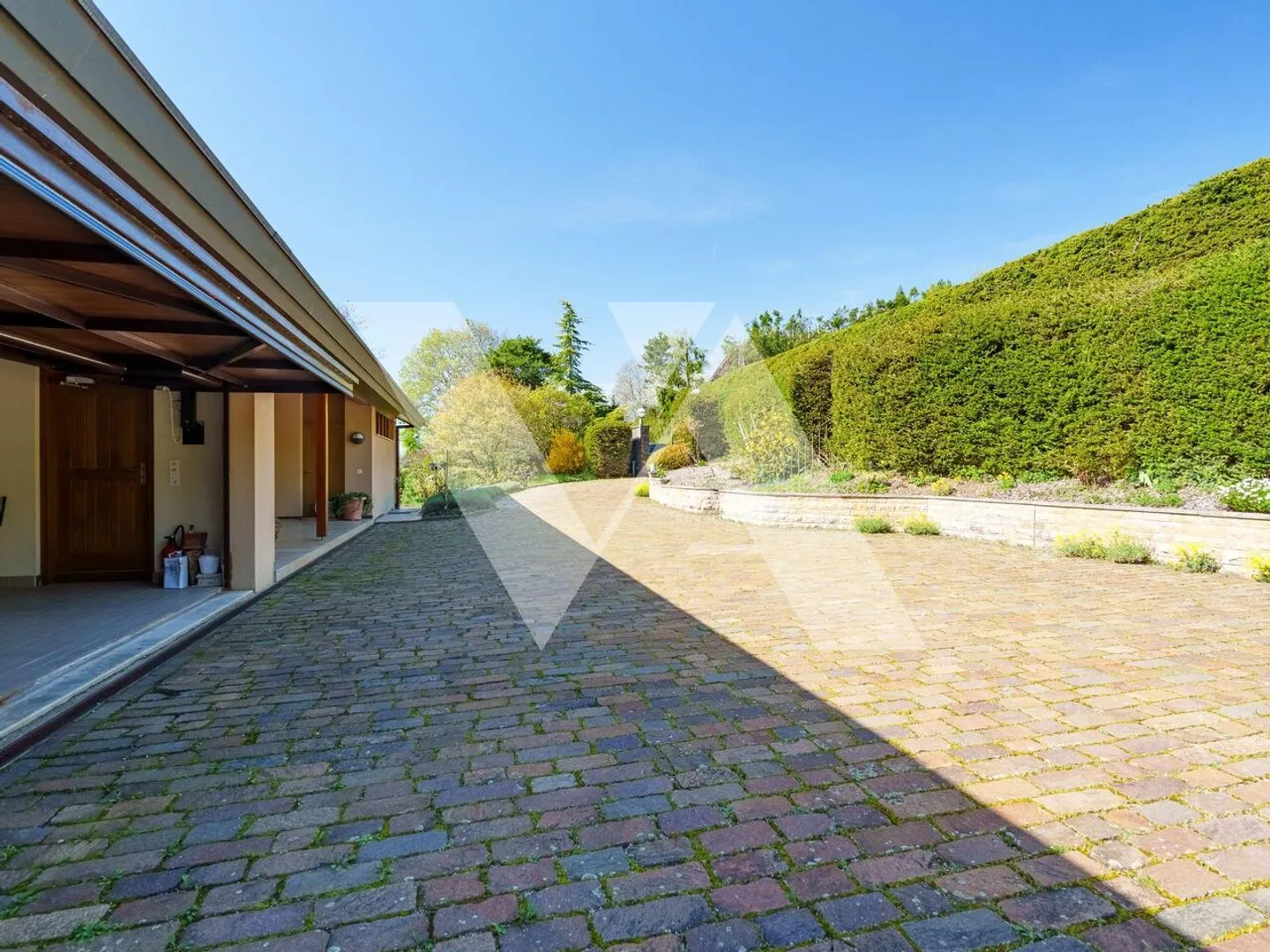 For Sale - Exceptional Property with Stunning Lake and Alpine Views - Photo 11 of 13