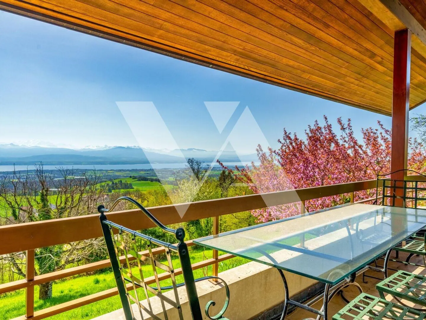 For Sale - Exceptional Property with Stunning Lake and Alpine Views - Photo 12 of 13