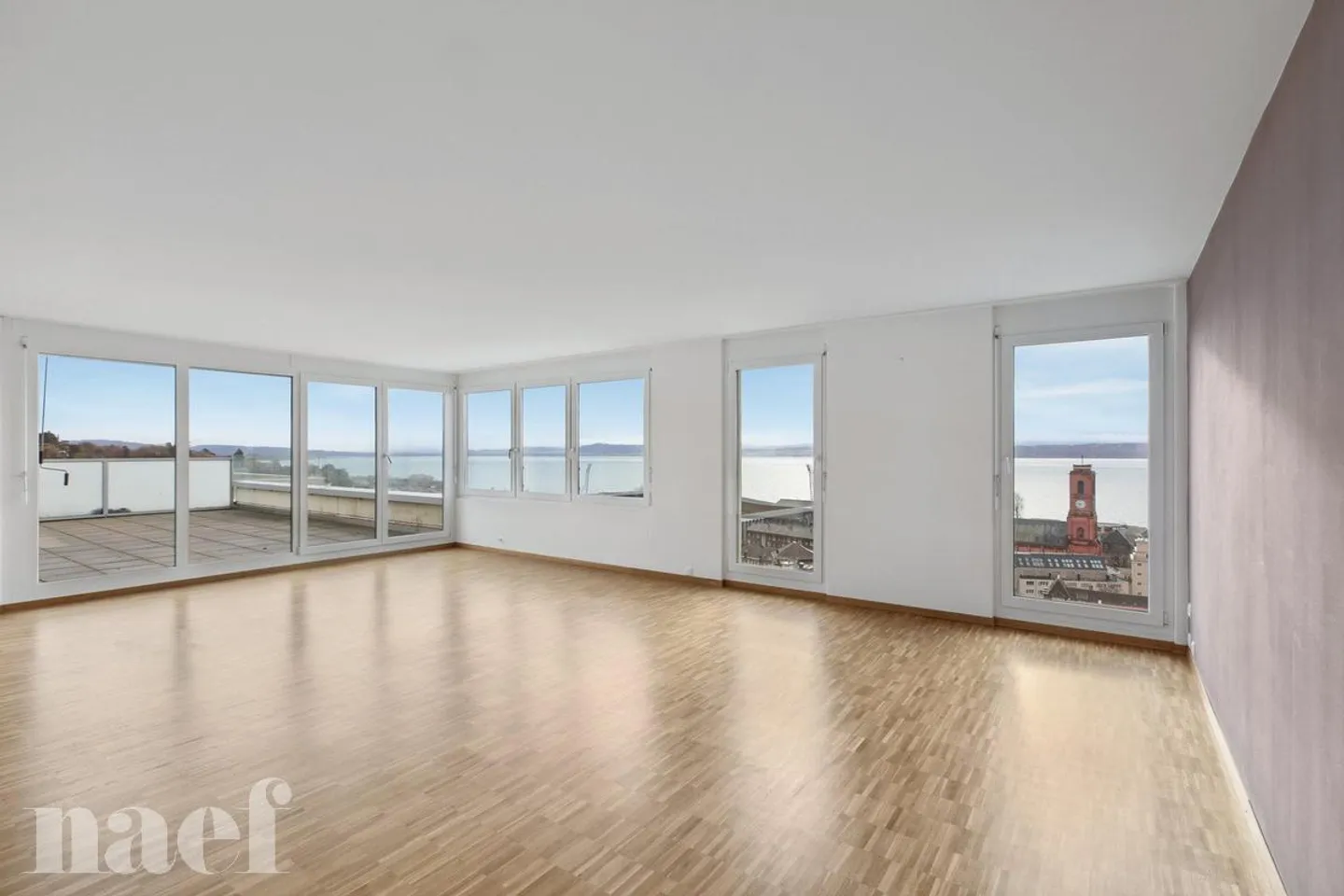 Beautiful apartment, just a few steps from the CFF train station and a few minutes from the lake and the city center. - Photo 2 of 13