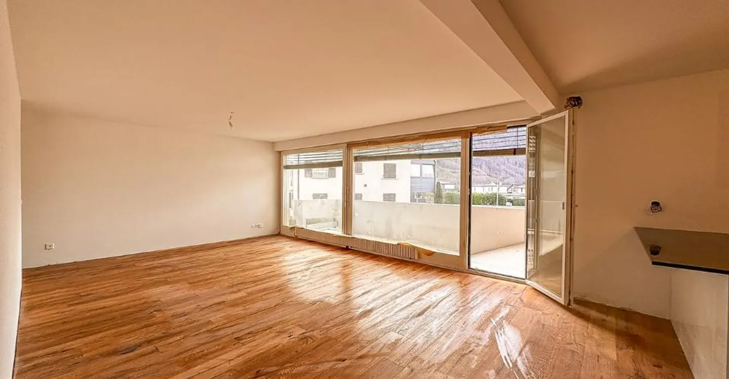 BROC - Magnificent 4.5-room apartment fully renovated - Photo 4 of 13