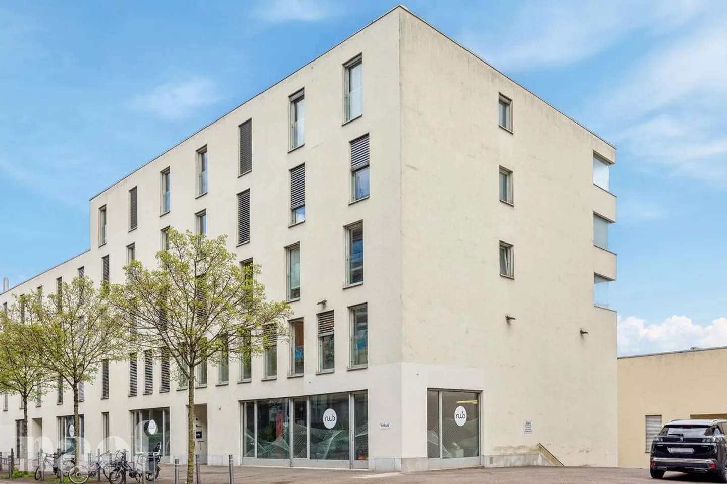 Beautiful apartment, just a few steps from the CFF train station and a few minutes from the lake and the city center. - Photo 1 of 13