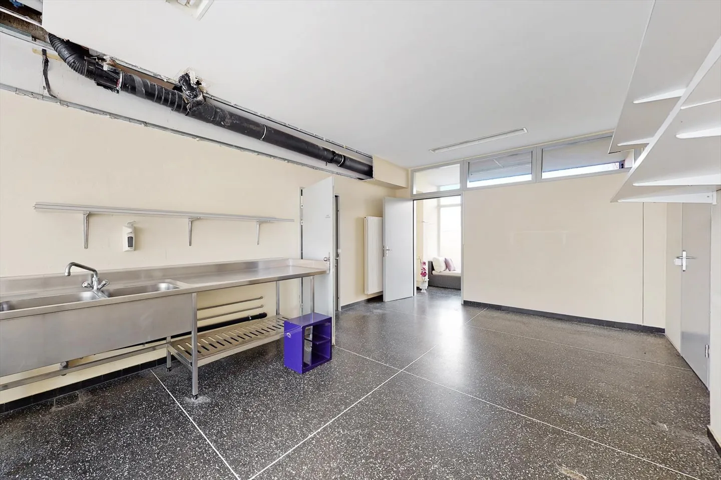 236m² - Spazio Commerciale Versatile - Limitato fino all'Inizio del 2027 - Foto 5 di 11