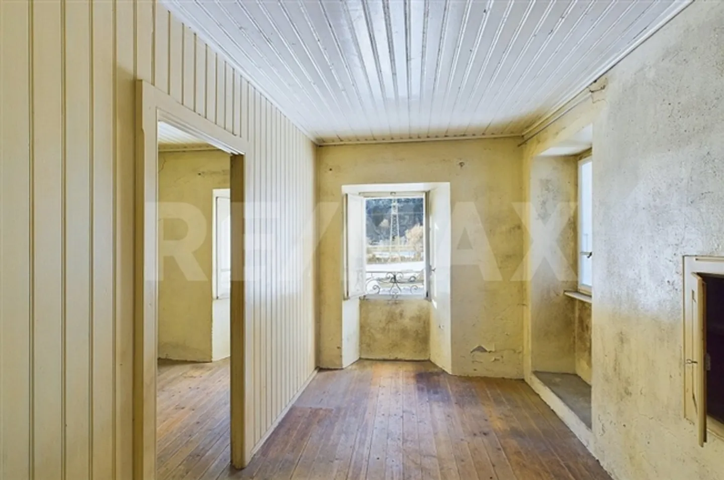 6 Room single house - Photo 12 of 13