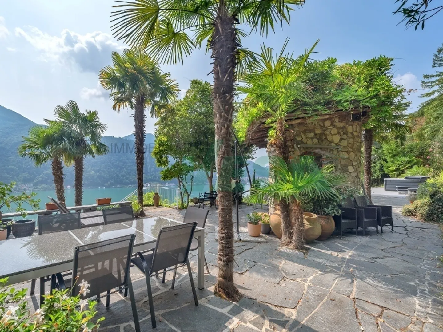 Charmante Immobilie mit spektakulärem Blick in ruhiger Lage - Foto 2 von 13