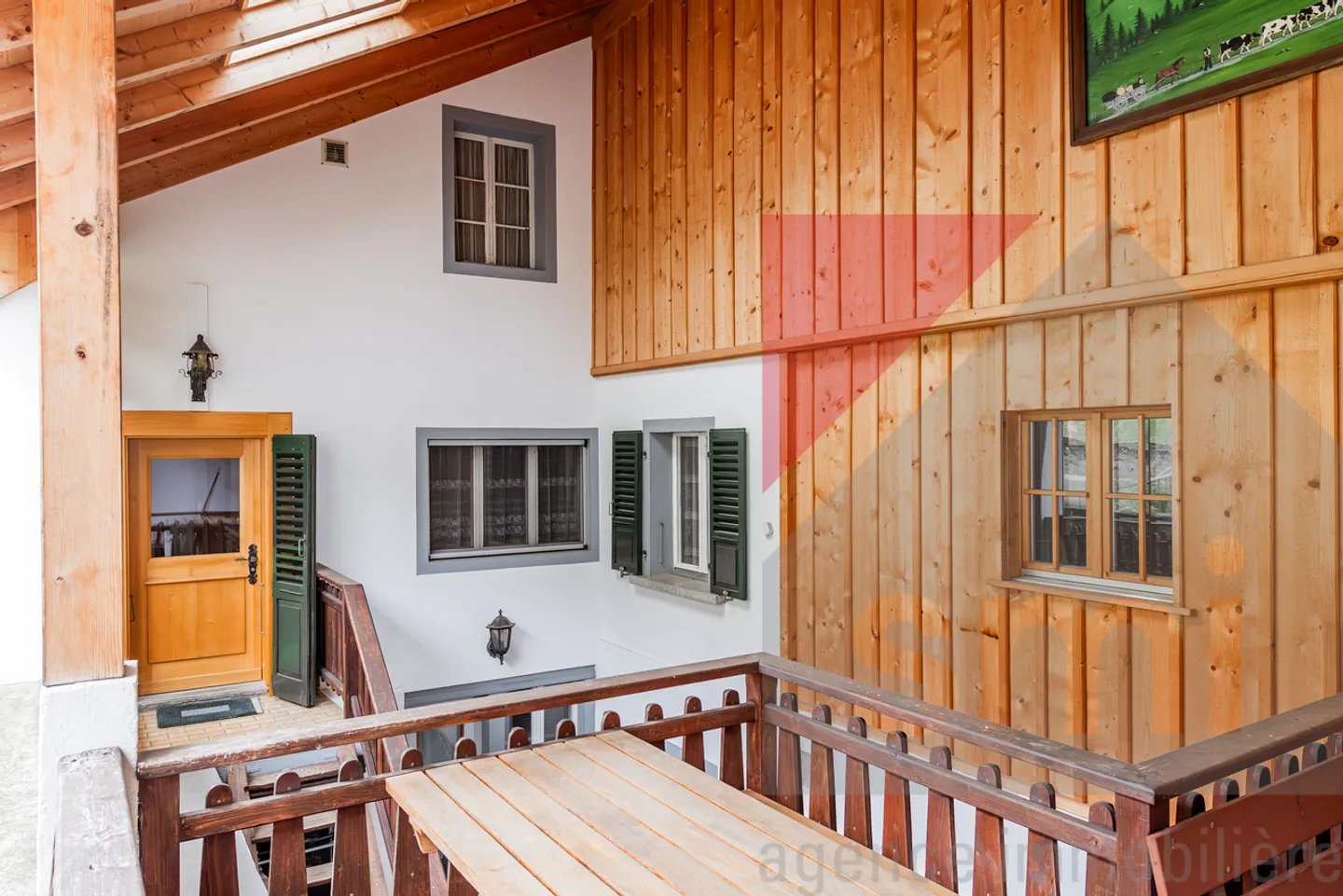 Affascinante casa bifamiliare con potenziale di ampliamento - Foto 2 di 19