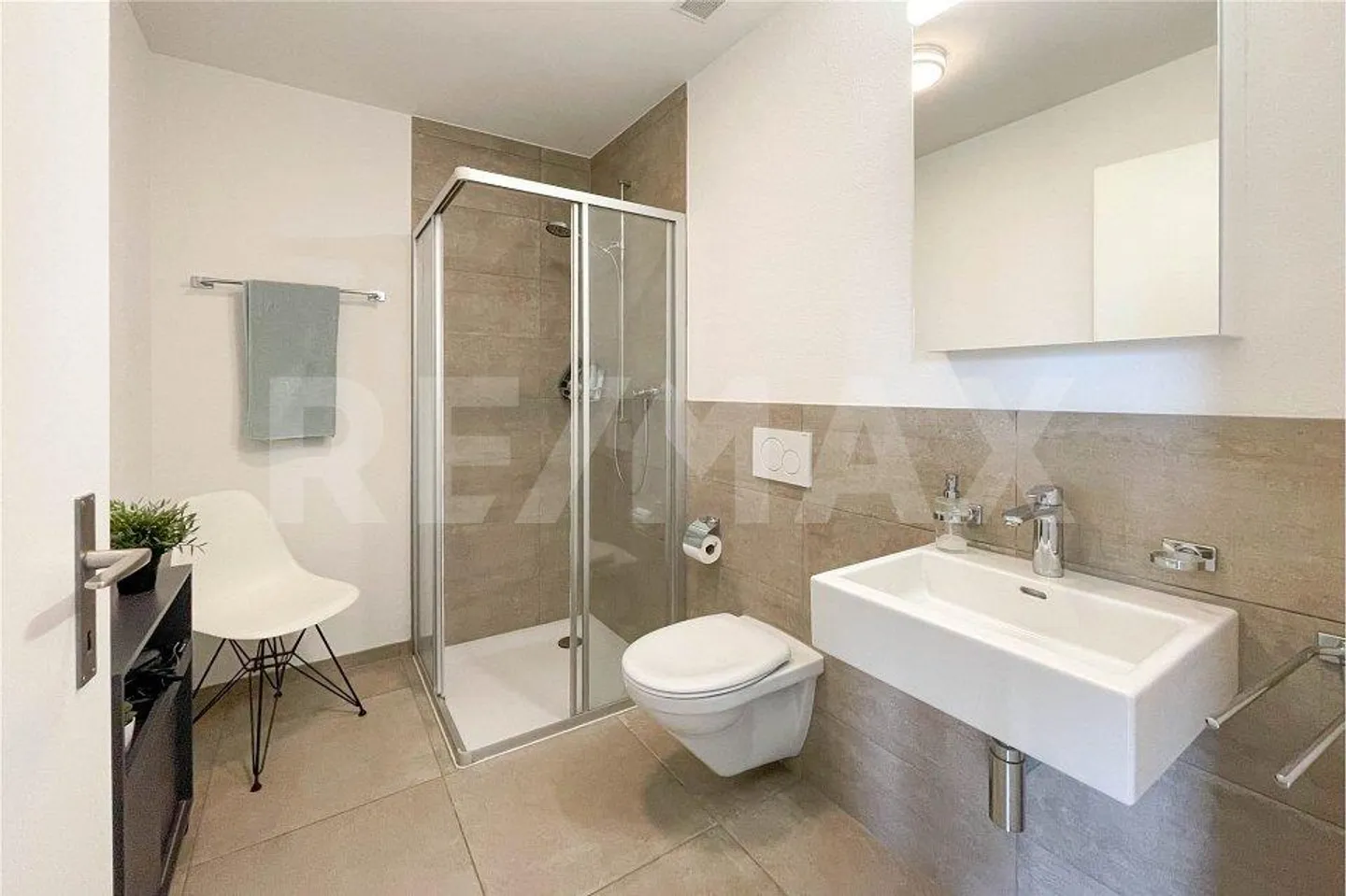 3.5-Zimmer-Wohnung im 2. Obergeschoss nahe Parkresort - Foto 12 von 13