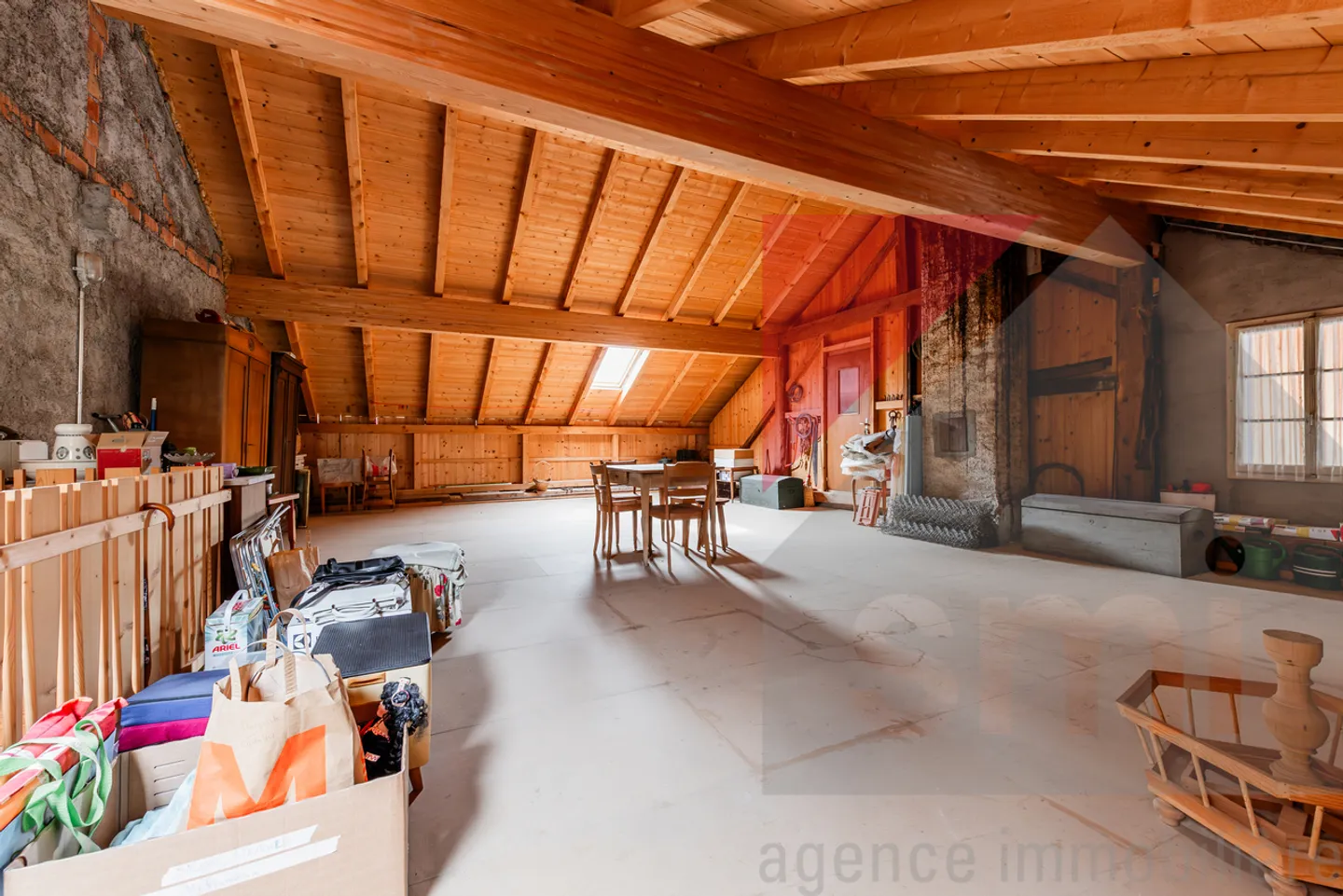 Affascinante casa bifamiliare con potenziale di ampliamento - Foto 16 di 19