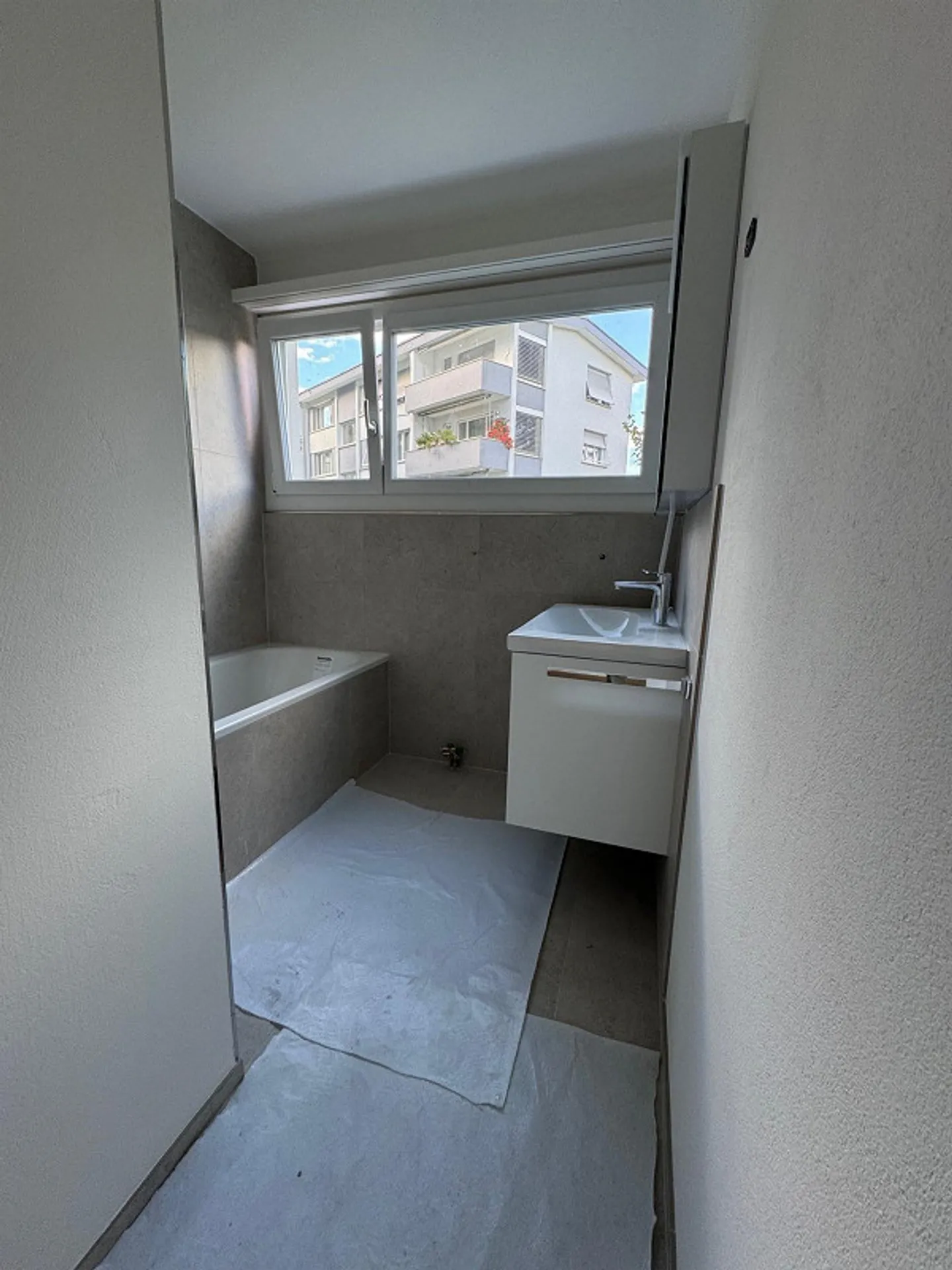 Neu renovierte 3,5 Zimmerwohnung mit Gartensitzplatz - Foto 7 von 13