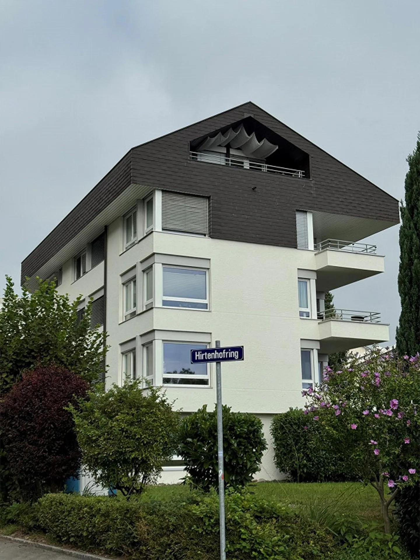 Neu renovierte 3,5 Zimmerwohnung mit Gartensitzplatz - Foto 1 von 13