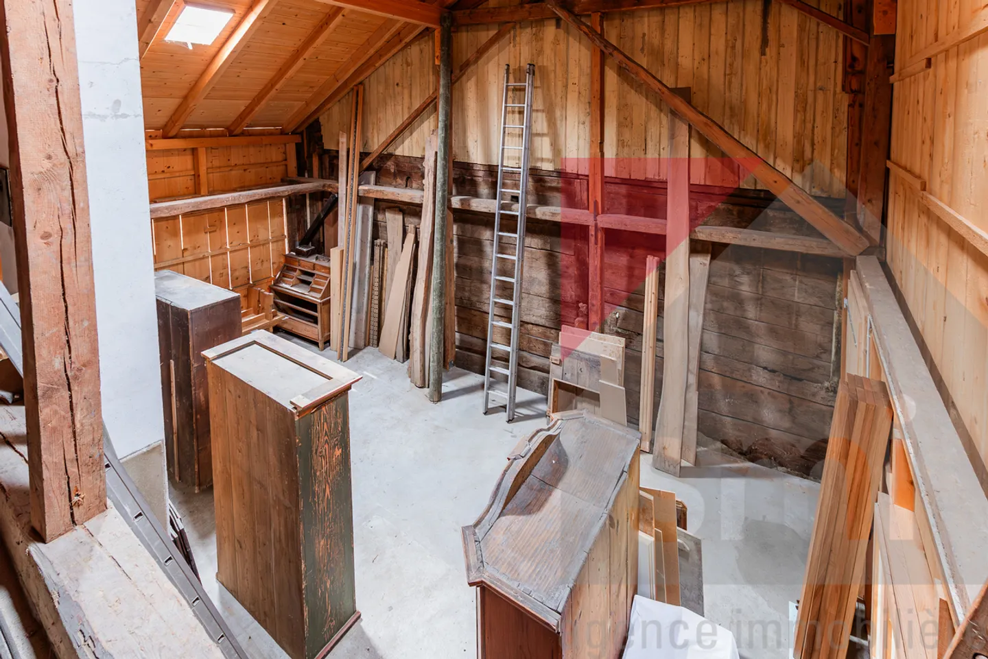 Affascinante casa bifamiliare con potenziale di ampliamento - Foto 17 di 19